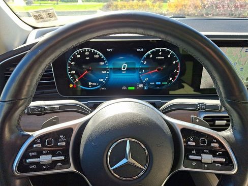 Used 2023 Mercedes-Benz GLS 450 4MATIC image 20