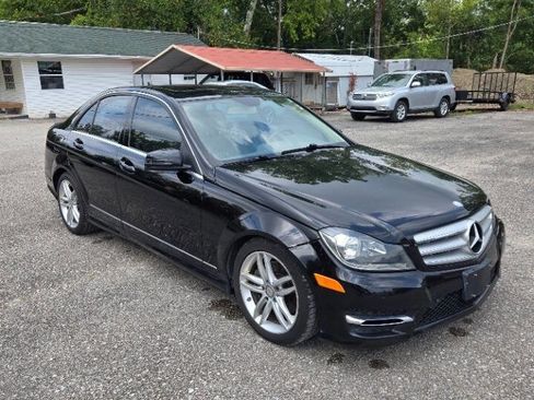 Used 2013 Mercedes-Benz C 300 4MATIC Sedan image 4