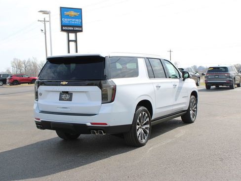 New 2026 Chevrolet Suburban High Country image 9