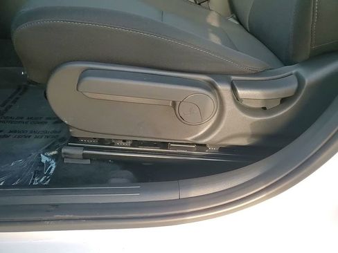 Certified 2025 Hyundai Kona SE image 15