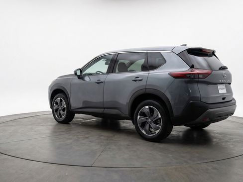 Used 2025 Nissan Rogue SV image 6