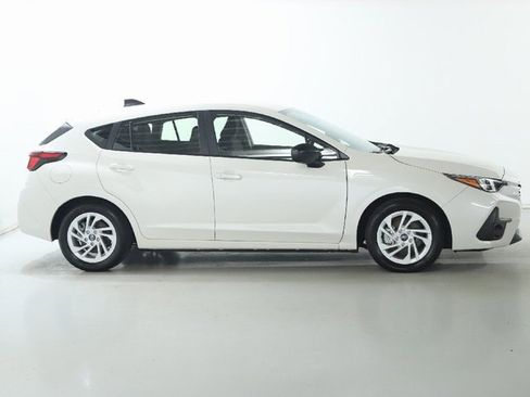 Certified 2025 Subaru Impreza 2.0i image 11