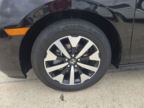 Used 2025 Honda Odyssey EX-L image 11