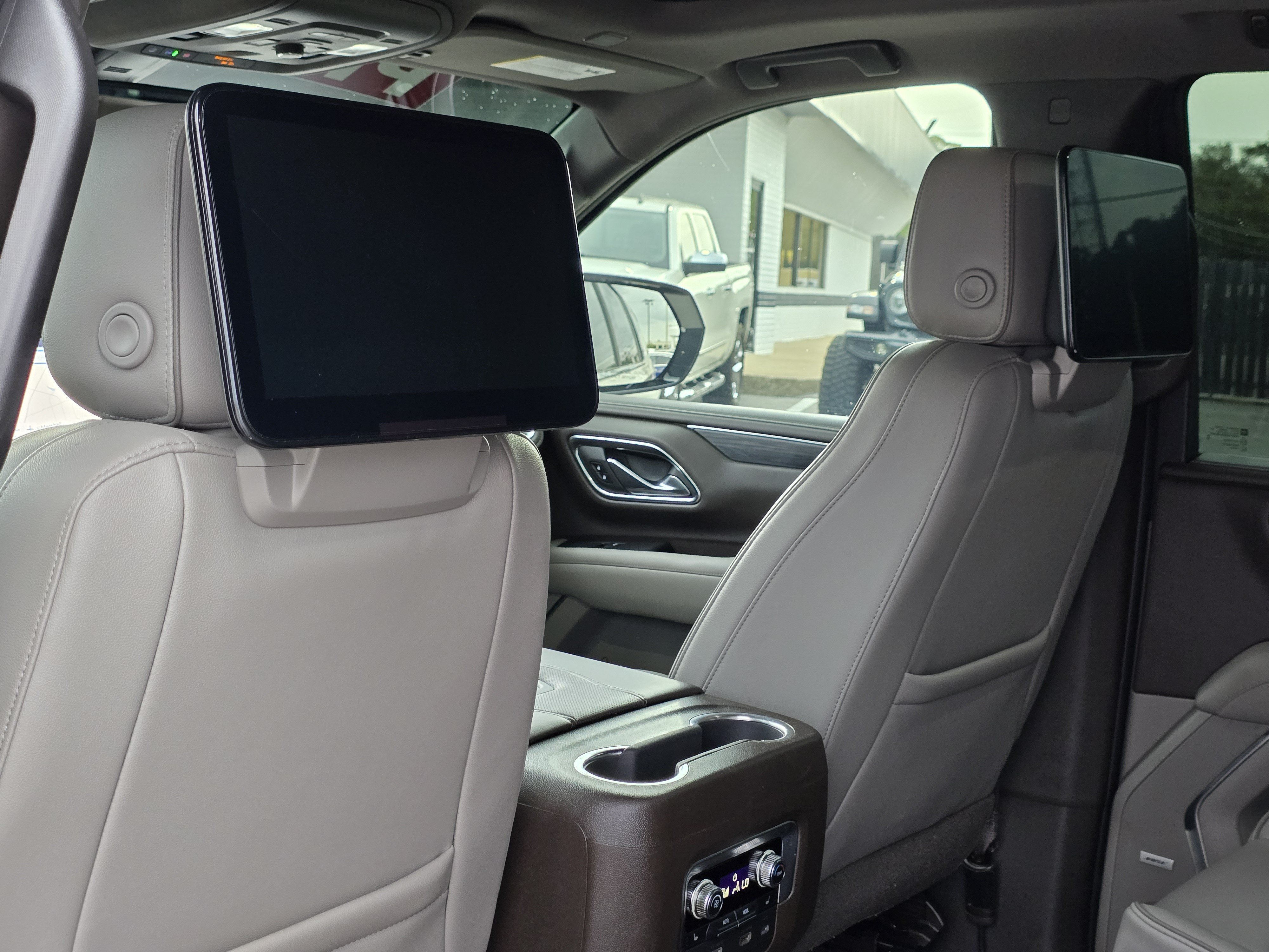 Used 2021 GMC Yukon SLT w/ SLT Premium Package RWD image 25