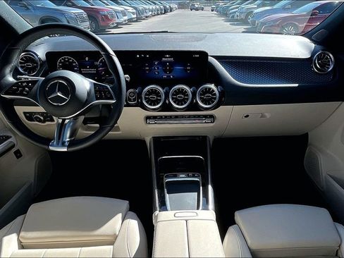 Used 2025 Mercedes-Benz GLA 250 image 19