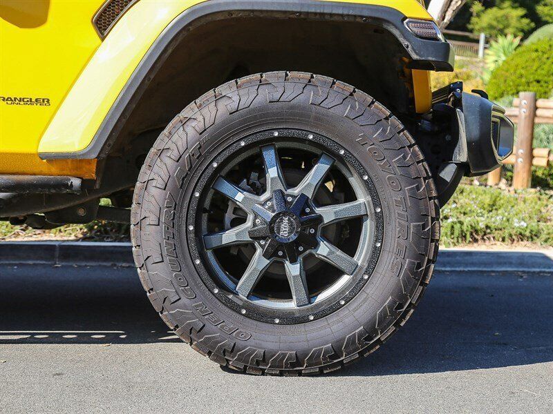 Used 2019 Jeep Wrangler Unlimited Sahara AWD/4WD image 14