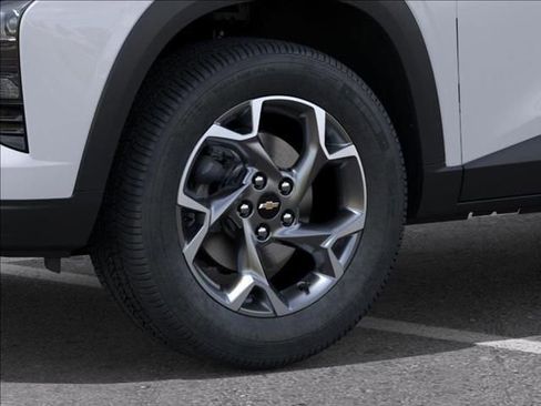 New 2026 Chevrolet Trax LT w/ Driver Confidence Package image 9