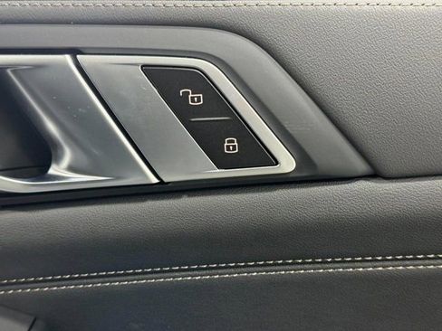 New 2026 BMW X5 xDrive50e image 22