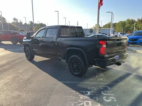 Used 2024 Chevrolet Silverado 2500 High Country w/ Midnight Edition AWD/4WD image 5
