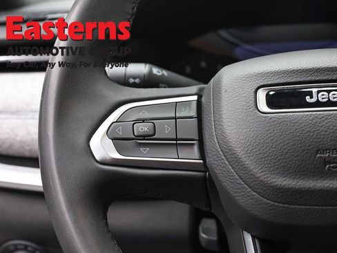 Used 2024 Jeep Compass Latitude AWD/4WD image 14