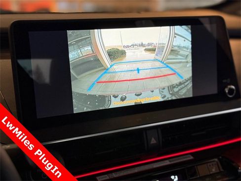 Used 2025 Toyota Prius Plug-In Hybrid image 23