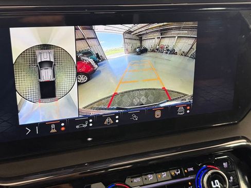 Used 2025 GMC Sierra 2500 AT4 AWD/4WD image 37