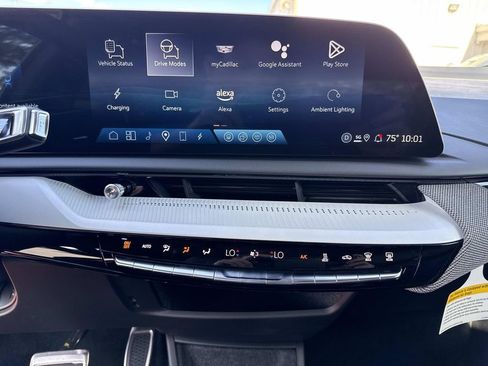Certified 2025 Cadillac Optiq Sport 1 AWD/4WD image 24