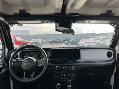 Used 2025 Jeep Wrangler Sport S image 32