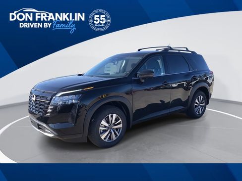 New 2026 Nissan Pathfinder SL image 1