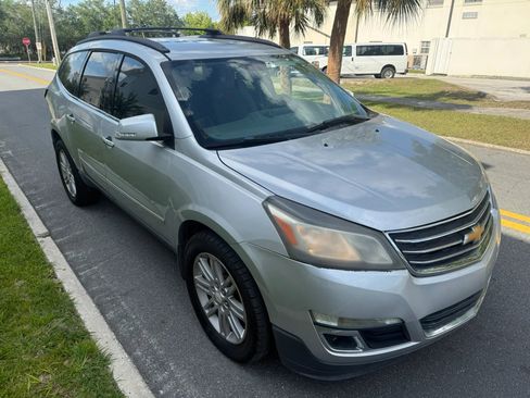 Used 2013 Chevrolet Traverse LT w/ All-Star Edition FWD image 3
