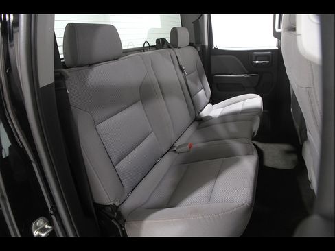 Used 2018 Chevrolet Silverado 1500 Custom w/ Custom Convenience Package AWD/4WD image 17