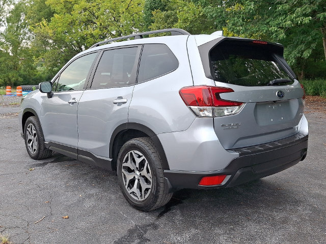 Used 2019 Subaru Forester Premium AWD/4WD image 6