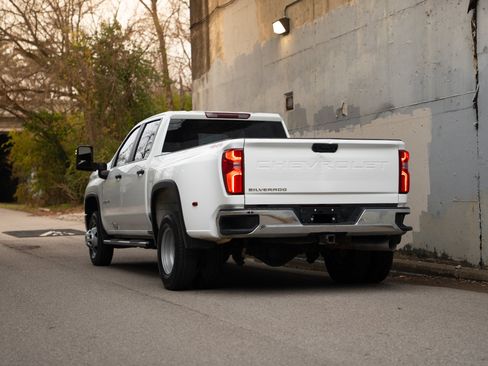 Used 2023 Chevrolet Silverado 3500 W/T w/ WT Fleet Convenience Package AWD/4WD image 9