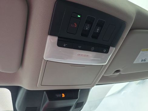 Used 2026 Nissan Rogue SV w/ SV Premium Package image 40