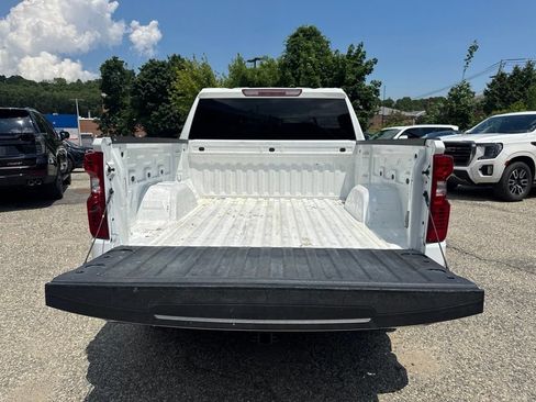 Used 2022 Chevrolet Silverado 1500 LT AWD/4WD image 6