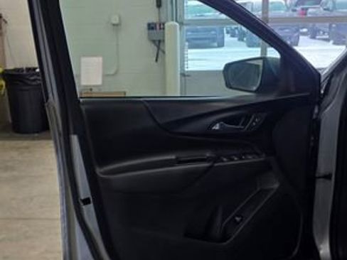 Used 2023 Chevrolet Equinox LT image 11