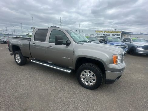 Used 2013 GMC Sierra 2500 SLT w/ SLT Convenience Package image 2