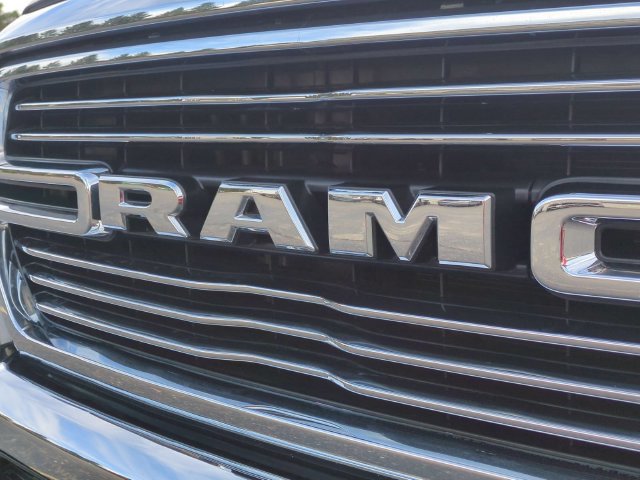 Used 2024 RAM 1500 Laramie AWD/4WD image 9