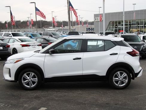 Certified 2025 Nissan Kicks Play S FWD image 2