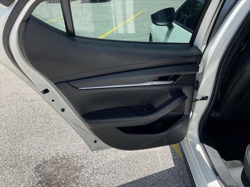 Used 2021 MAZDA MAZDA3 s FWD image 21