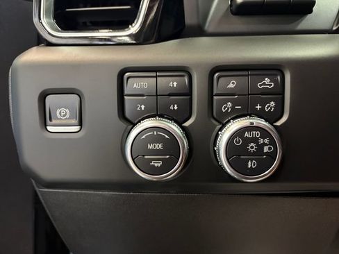 Certified 2024 GMC Sierra 1500 Denali AWD/4WD image 24