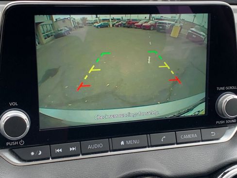 Used 2025 Nissan Sentra SV image 17