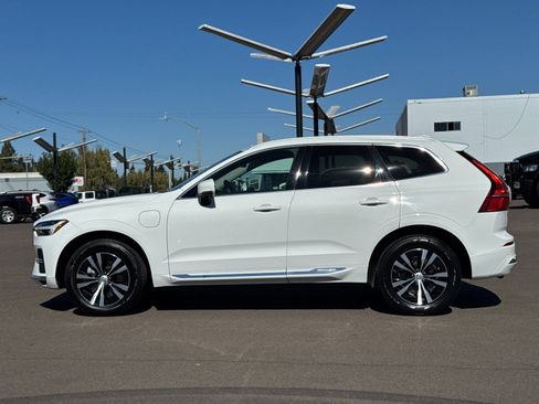 Used 2022 Volvo XC60 T8 Inscription Expression image 7