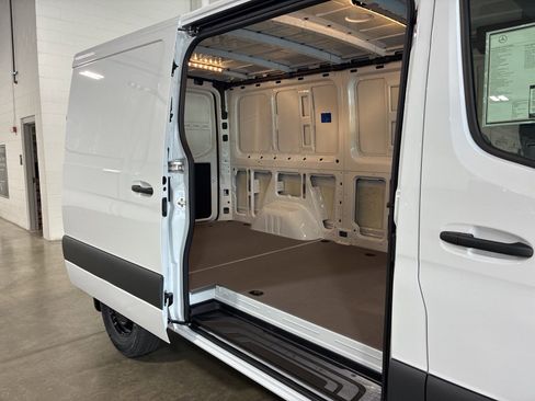 New 2025 Mercedes-Benz Sprinter 2500 image 12