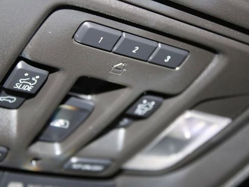 Used 2019 Chevrolet Silverado 1500 High Country w/ Technology Package image 31