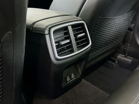 Used 2025 Genesis G70 2.5T RWD image 27