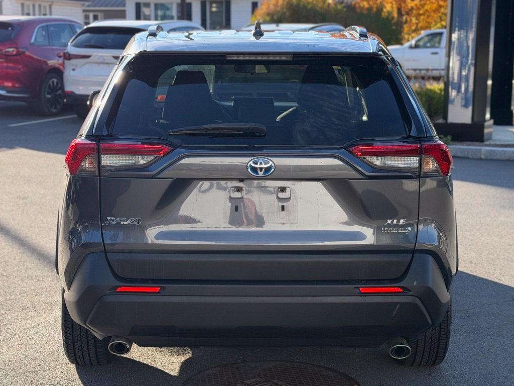 Used 2020 Toyota RAV4 XLE w/ Convenience Package AWD/4WD image 4