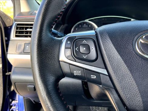 Used 2015 Toyota Camry SE FWD image 23
