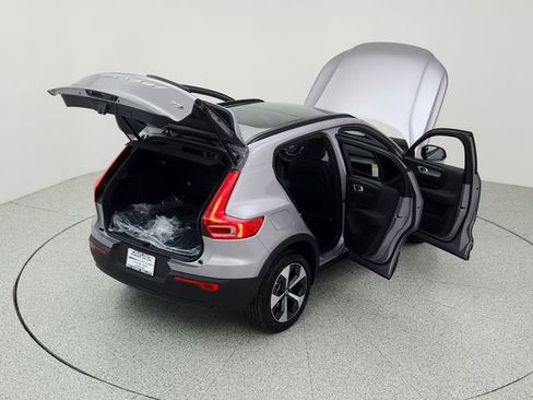 New 2026 Volvo XC40 B5 Plus w/ Protection Package Premier image 39