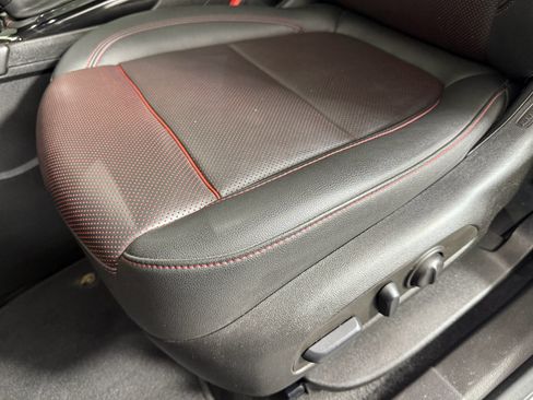 Used 2022 Chevrolet Blazer RS w/ Enhanced Convenience Package image 16