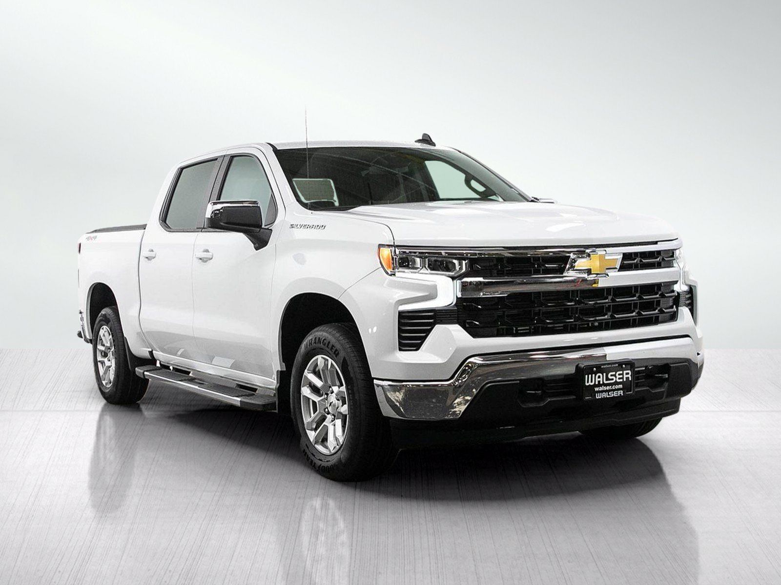 Used 2023 Chevrolet Silverado 1500 LT AWD/4WD image 7