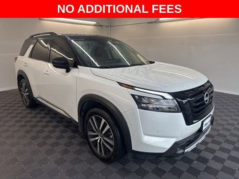 Certified 2025 Nissan Pathfinder Platinum w/ Black Appearance Package FWD image 1