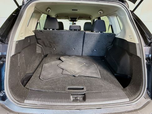 Used 2023 Nissan Rogue SV image 35