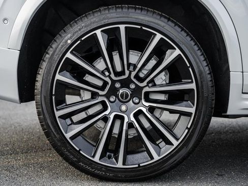 New 2026 Volvo XC90 B6 Plus w/ Protection Package Premier image 17