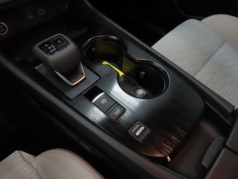 Used 2021 Nissan Rogue SV image 18