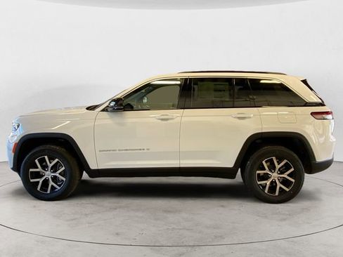 New 2026 Jeep Grand Cherokee Limited AWD/4WD image 2