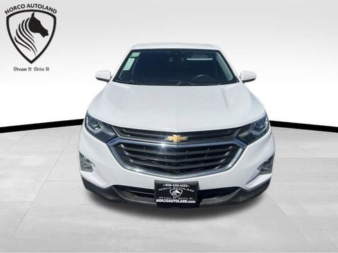 Used 2020 Chevrolet Equinox LT FWD image 2