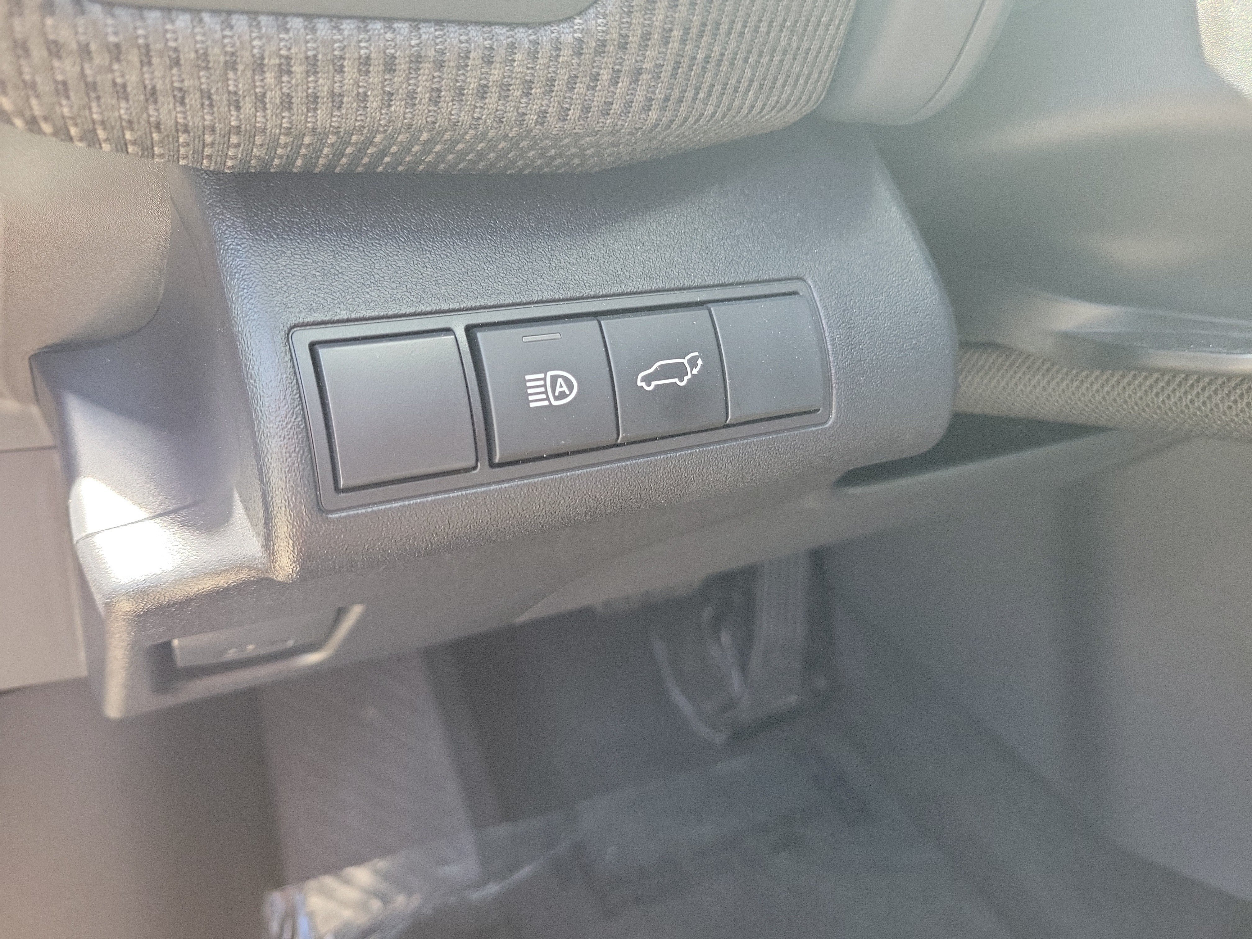 Used 2024 Toyota bZ4X FWD image 28