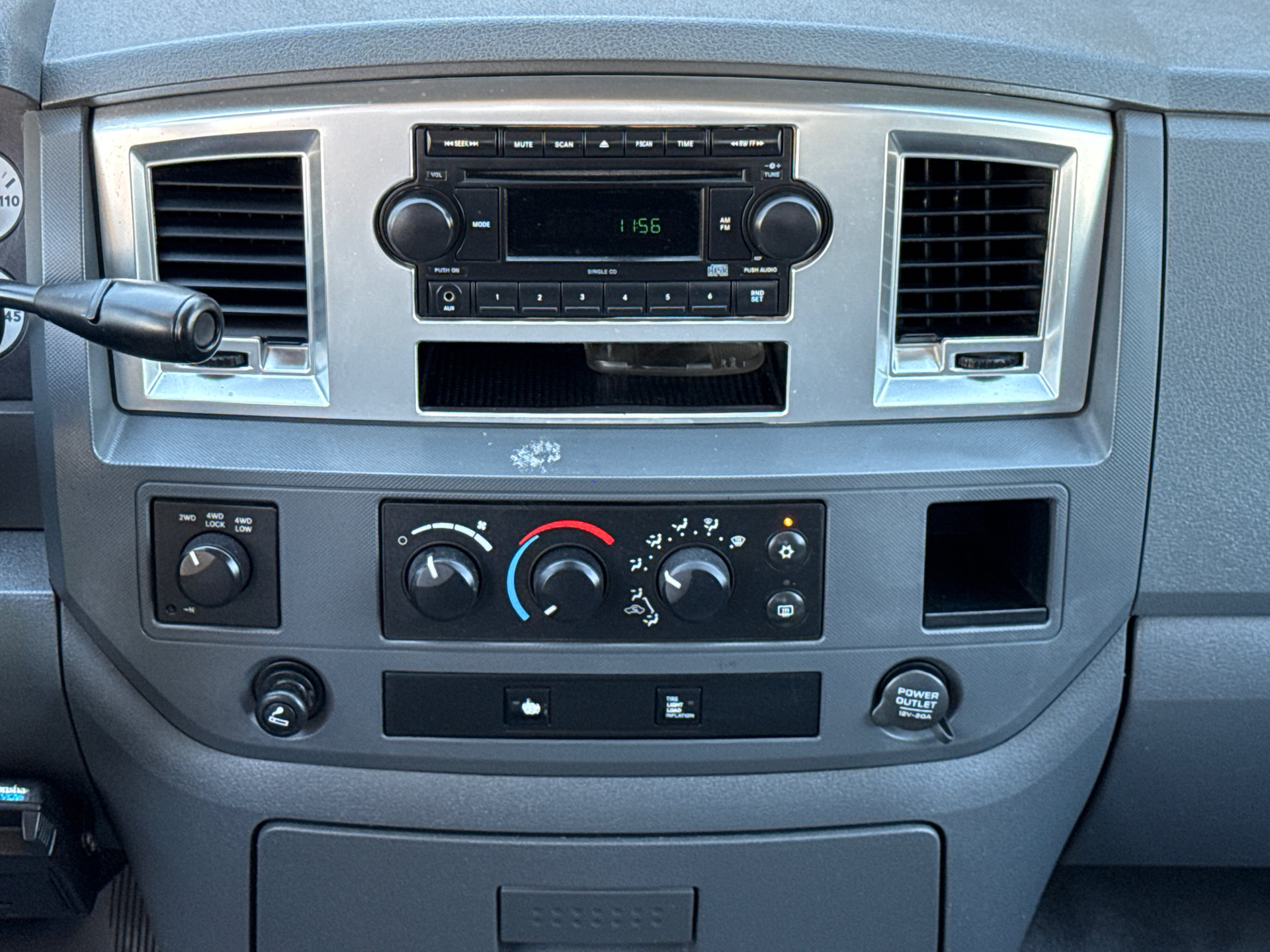 Used 2009 Dodge Ram 2500 Truck SLT w/ Popular Equipment Group AWD/4WD image 14