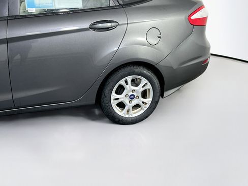 Used 2015 Ford Fiesta SE image 27